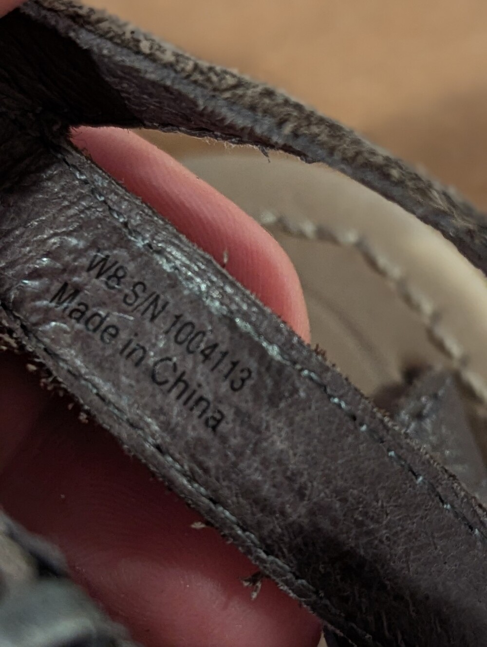 UGG NWOT Kennaria  Charcoal Sandal Gray T Strap Leather  Size 8 Braided Thong - Picture 7 of 9